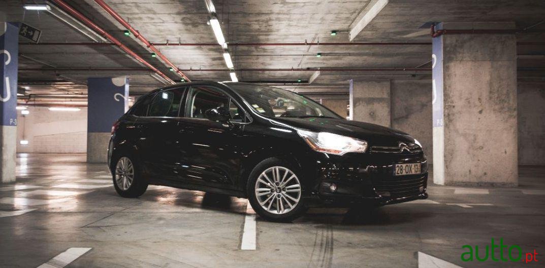 2012' Citroen C4 photo #3