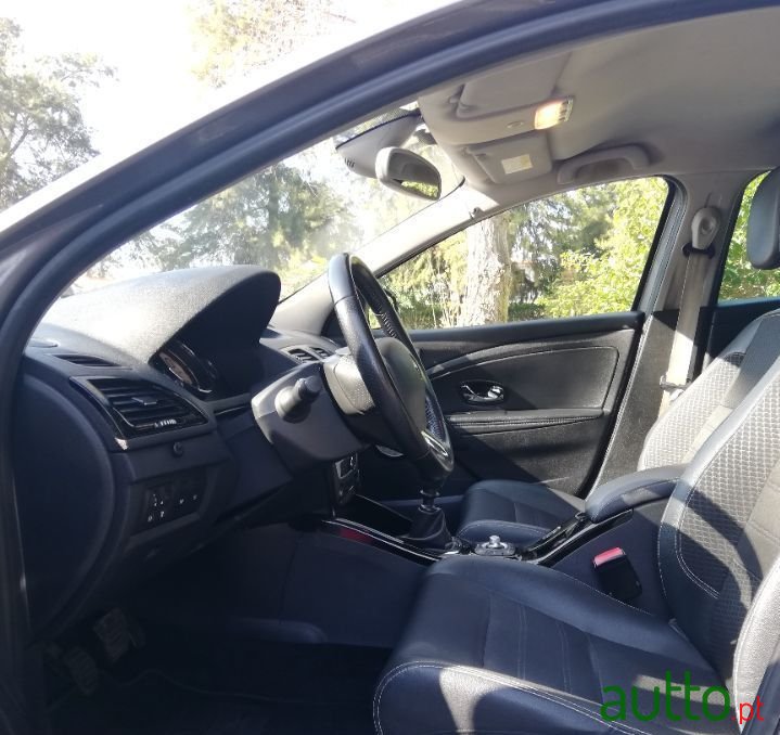 2014' Renault Megane Sport Tourer photo #5