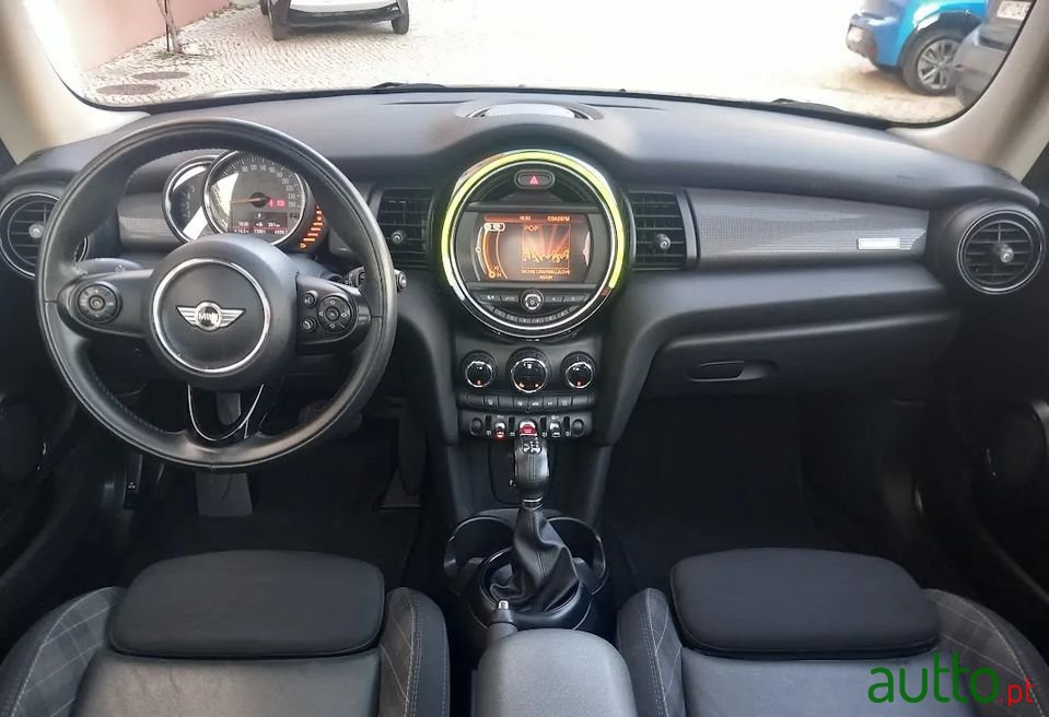 2017' MINI Cooper photo #5