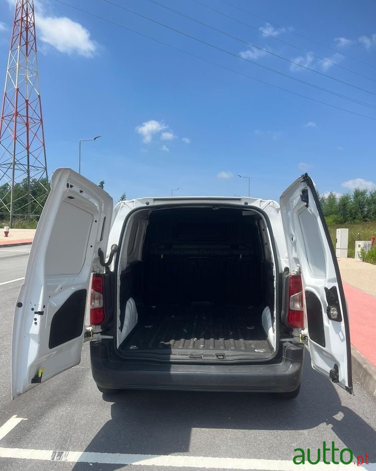 2019' Peugeot Partner photo #5