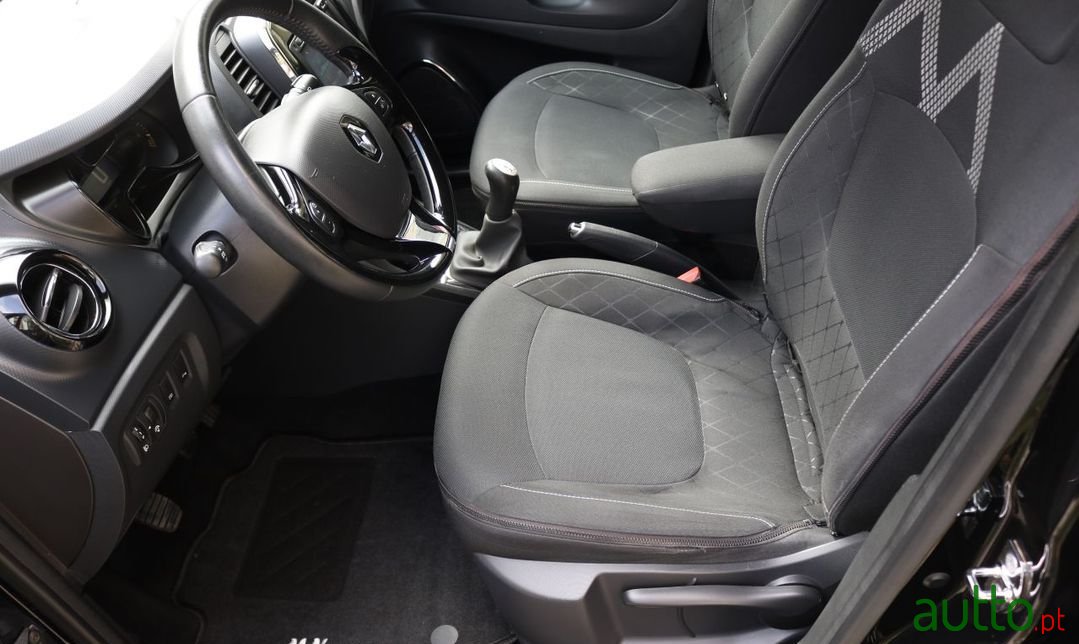 2013' Renault Captur photo #6