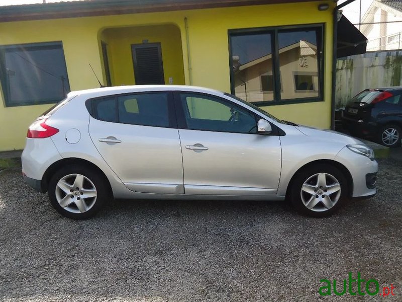 2014' Renault Megane photo #4