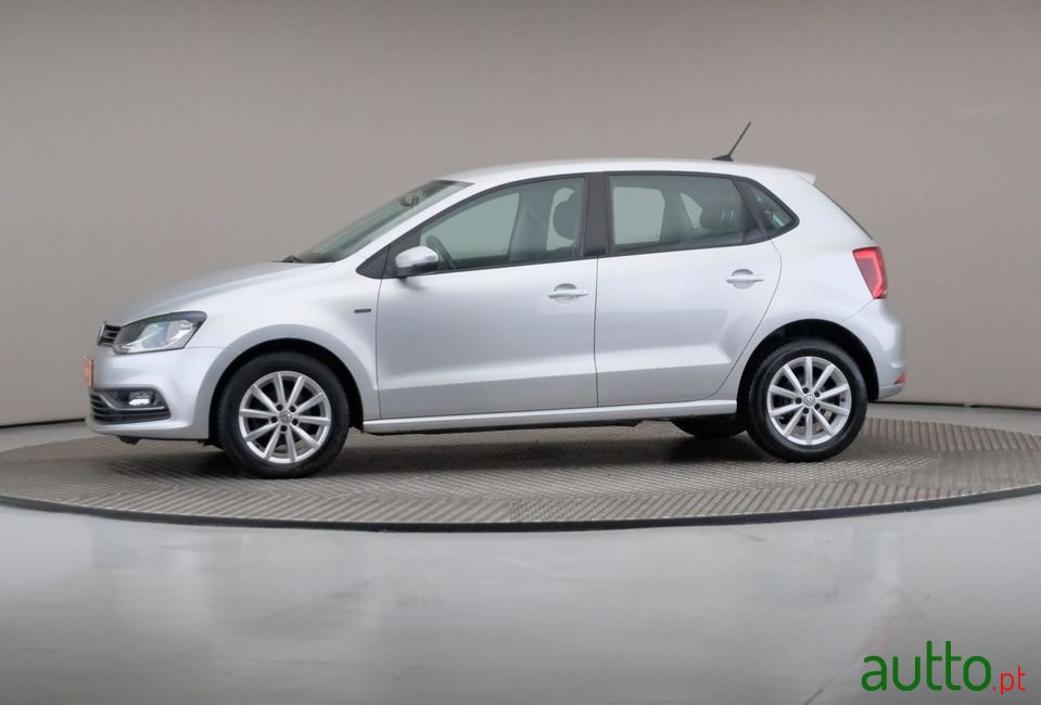 2015' Volkswagen Polo photo #4