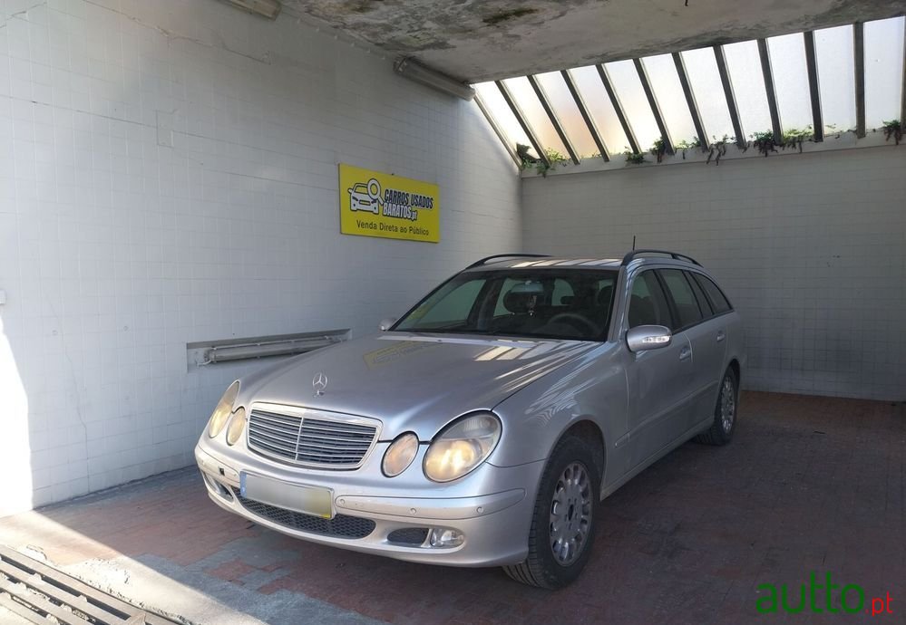 2004' Mercedes-Benz Classe E photo #1
