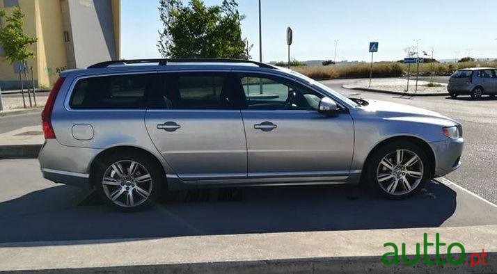 2010' Volvo V70 photo #4