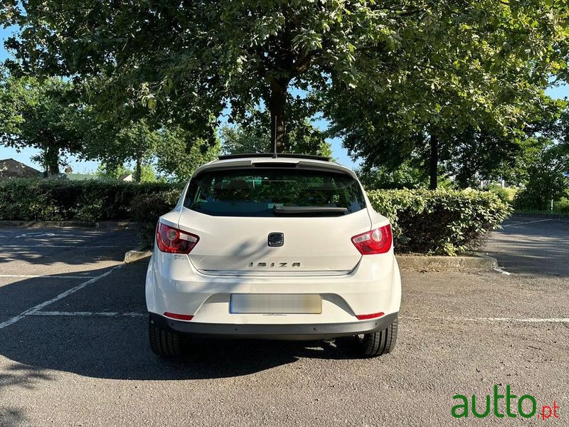 2011' SEAT Ibiza photo #6