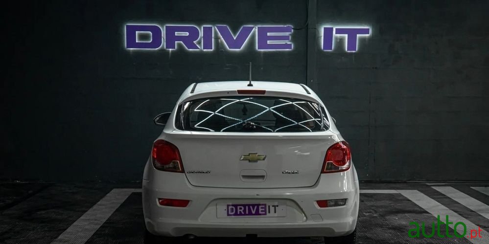 2012' Chevrolet Cruze photo #4