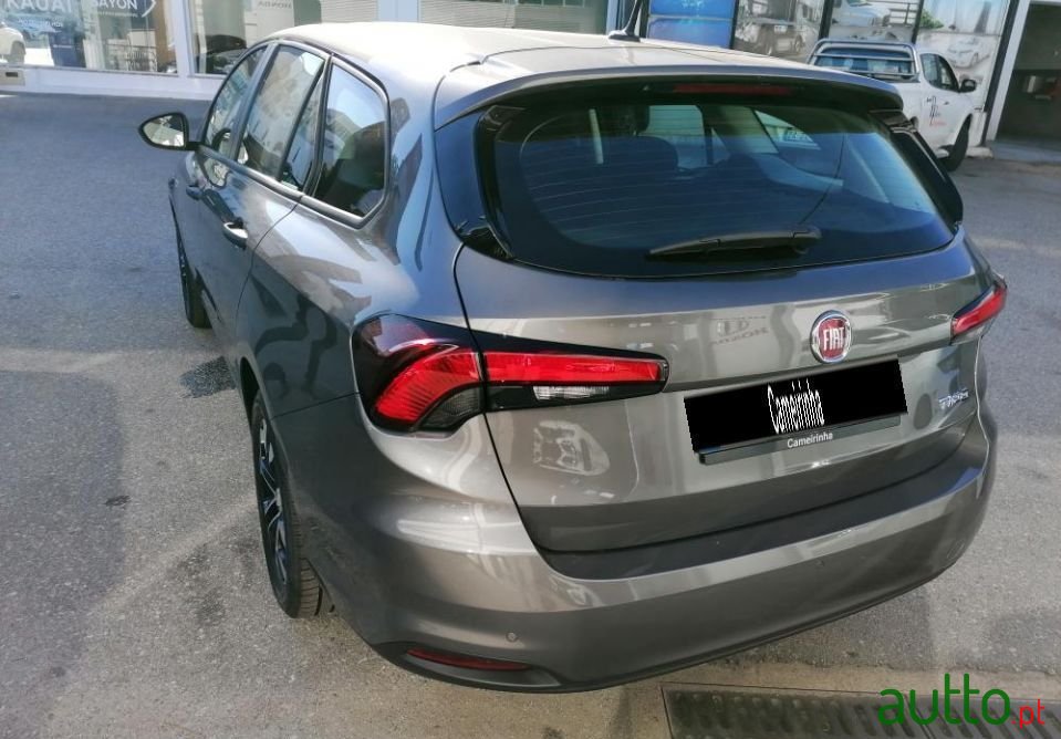 2021' Fiat Tipo Station Wagon photo #4