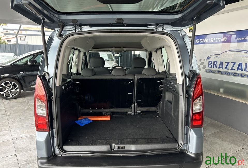 2012' Peugeot Partner photo #6