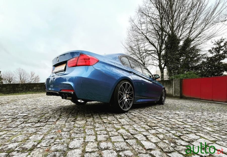 2013' BMW 328 photo #6