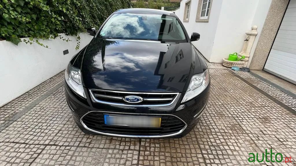 2011' Ford Mondeo photo #4