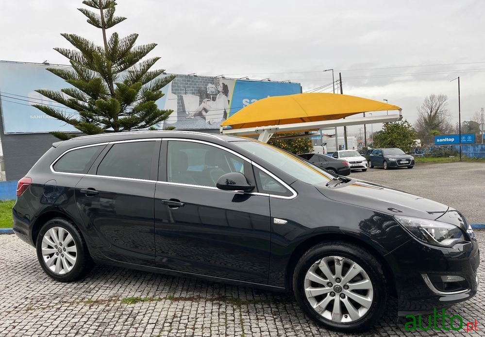 2016' Opel Astra Sports Tourer photo #5