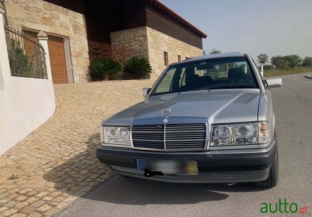 1992' Mercedes-Benz 190 D 2.5 Turbo photo #2