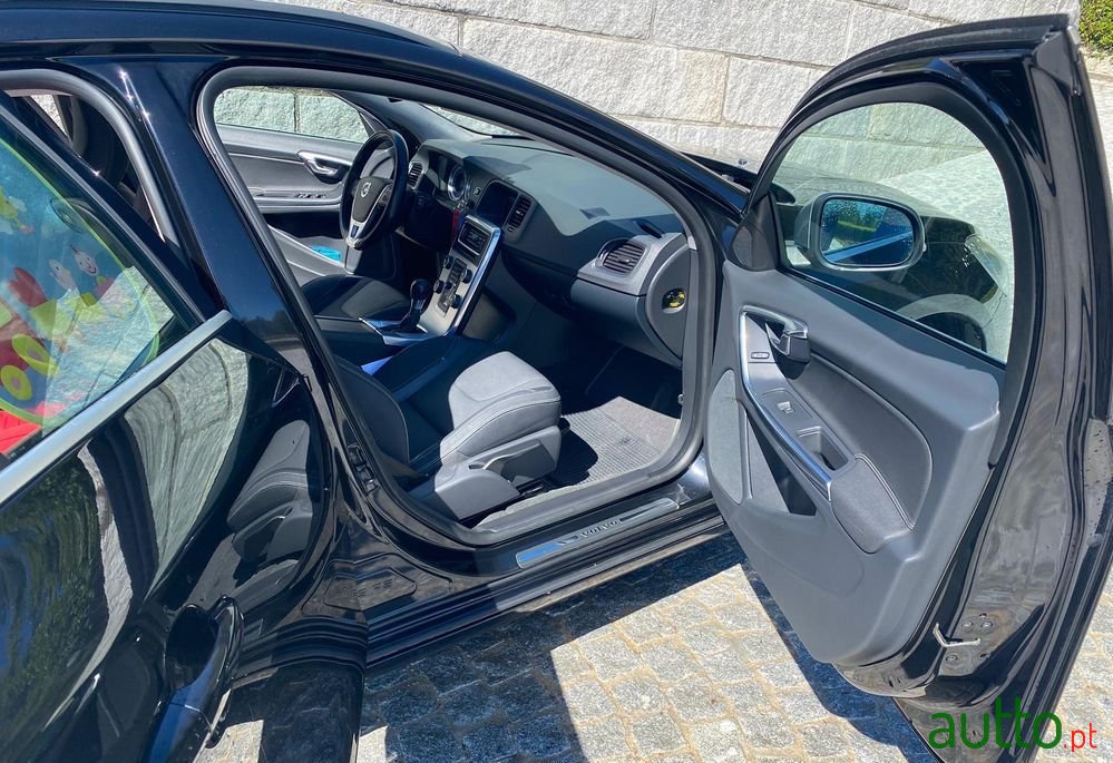 2013' Volvo V60 photo #3