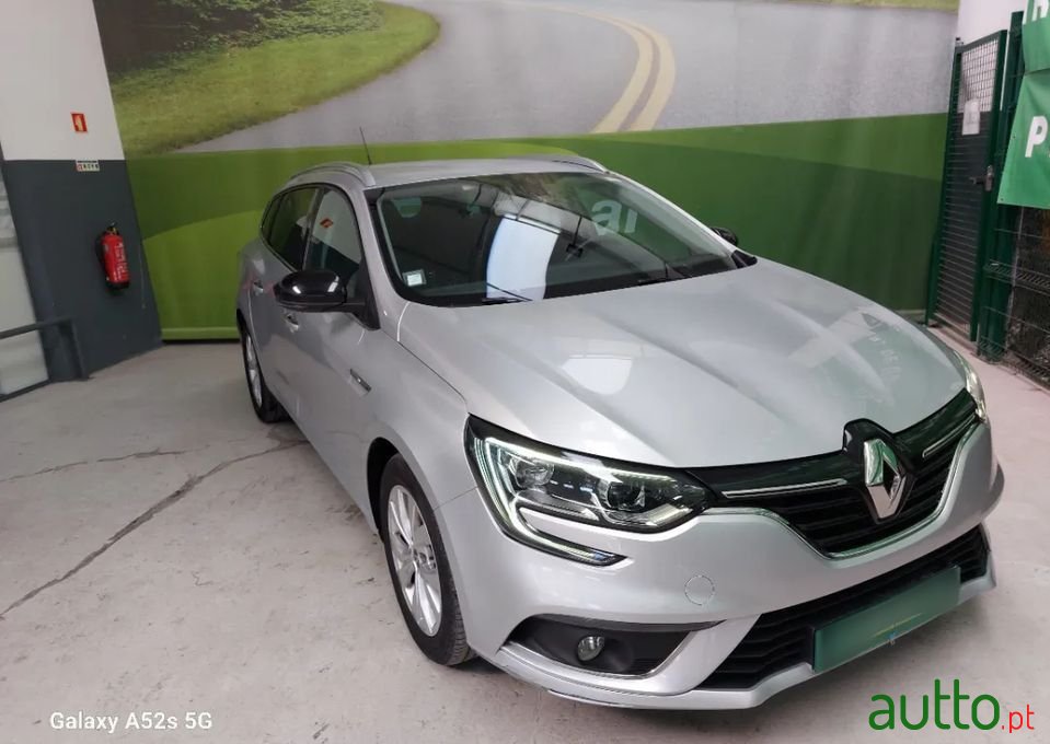 2019' Renault Megane Sport Tourer photo #1