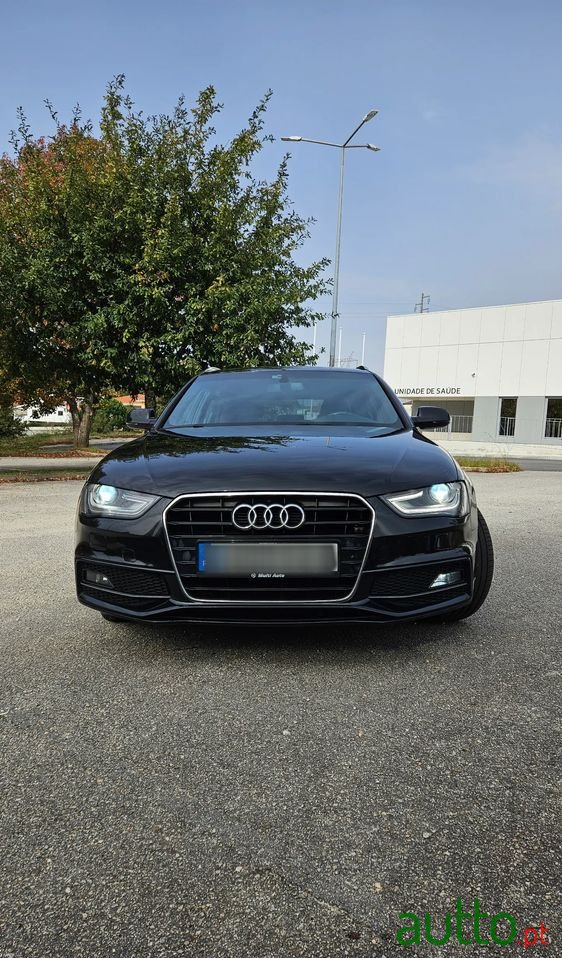 2015' Audi A4 Avant photo #2