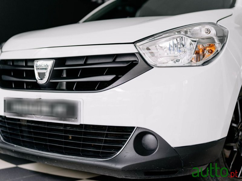 2015' Dacia Lodgy photo #4