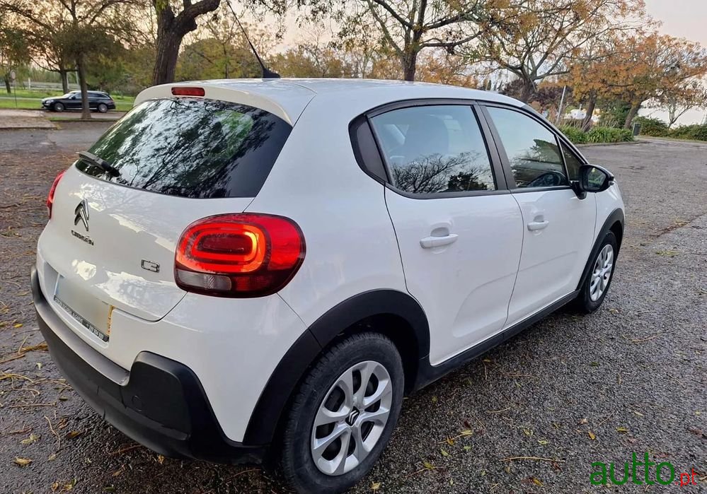 2018' Citroen C3 1.2 Puretech Feel photo #2