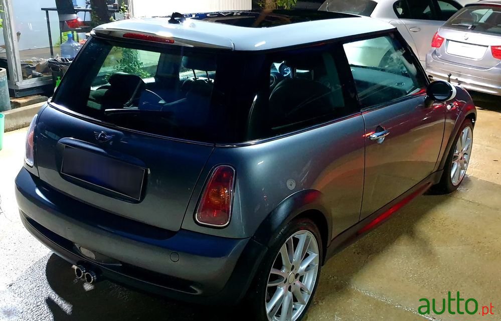 2004' MINI Cooper S 3 Portas photo #5