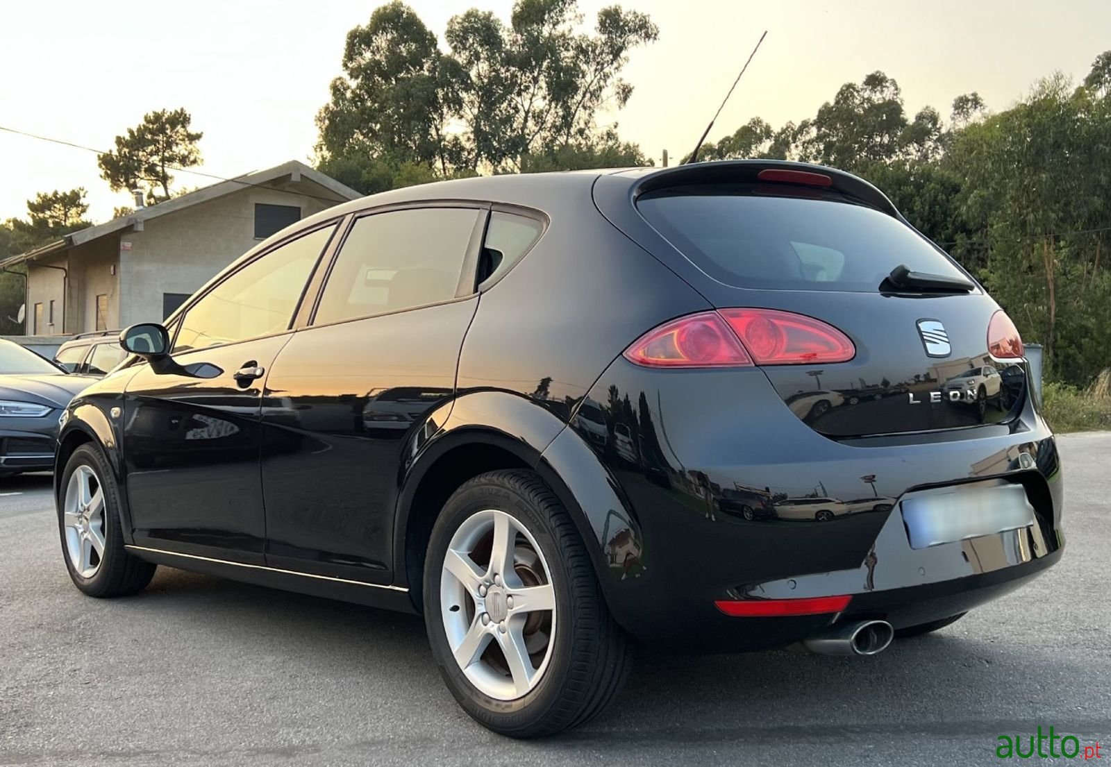 2006' SEAT Leon photo #3