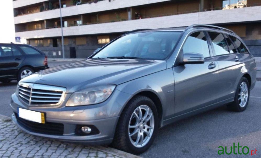 2009' Mercedes-Benz C-220 photo #2