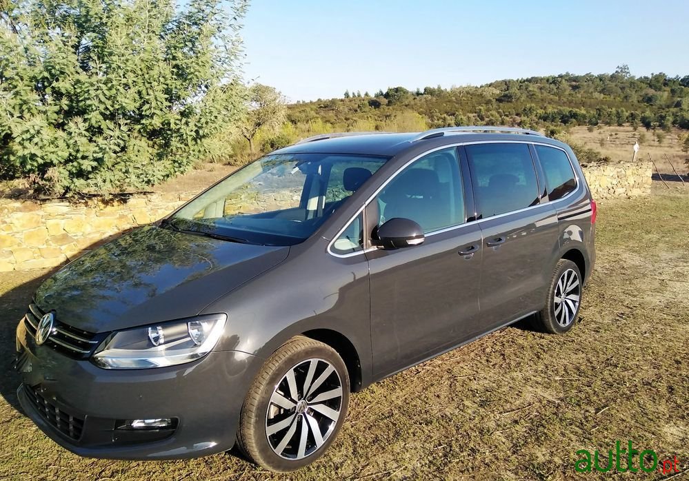 2015' Volkswagen Sharan photo #1