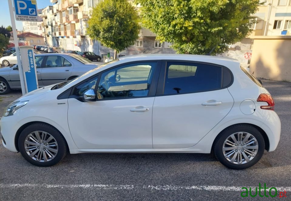 2018' Peugeot 208 photo #2