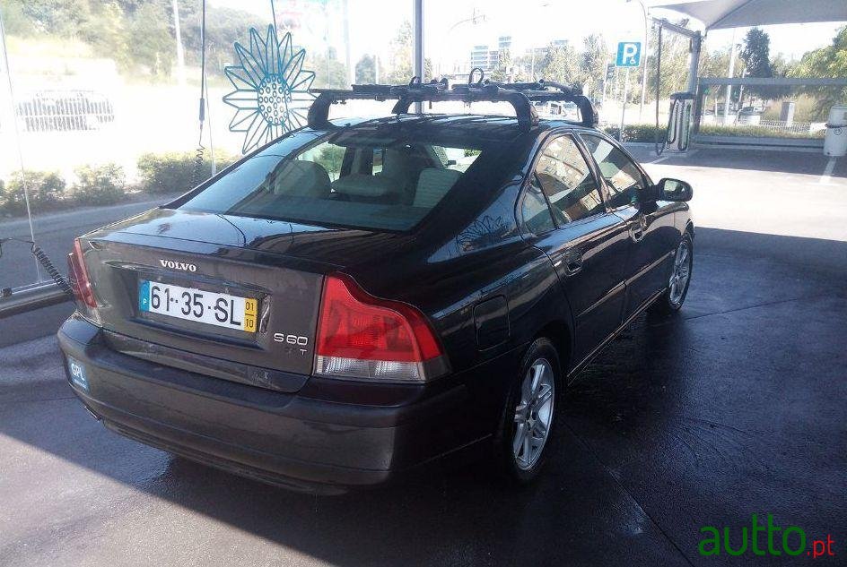 2001' Volvo S60 2.0T photo #2
