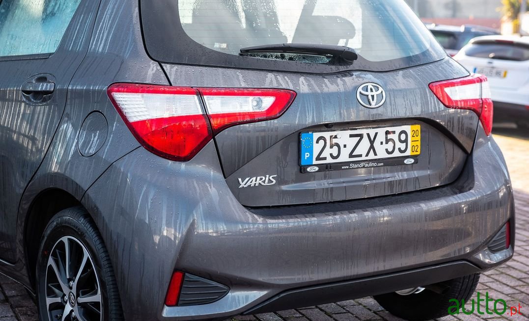 2020' Toyota Yaris photo #6