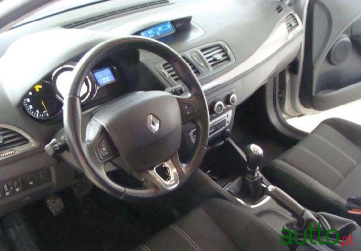 2014' Renault Megane Sport Tourer photo #1