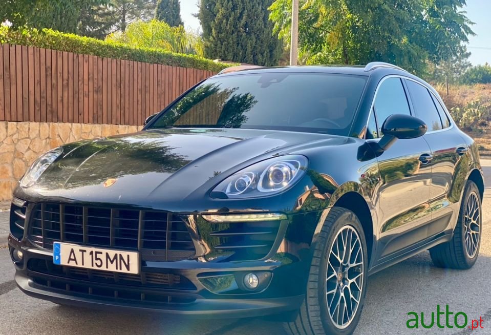 2017' Porsche Macan photo #1