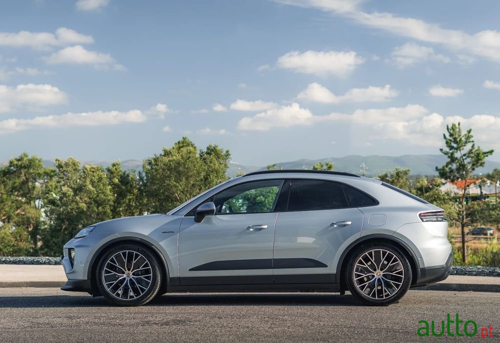 2024' Porsche Macan Electric 4 photo #2