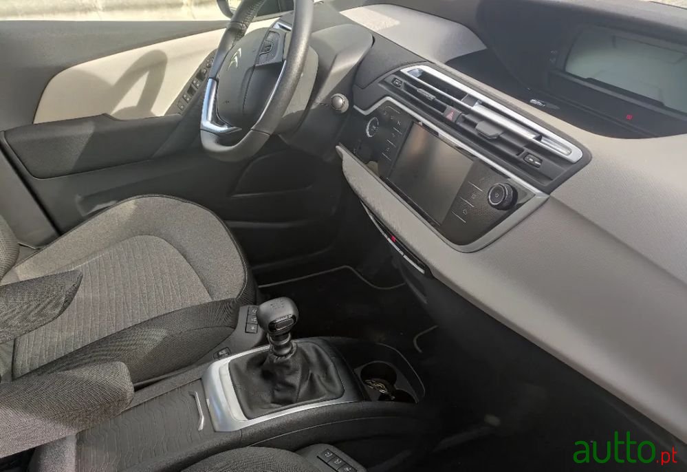 2018' Citroen C4 Grand Picasso photo #2