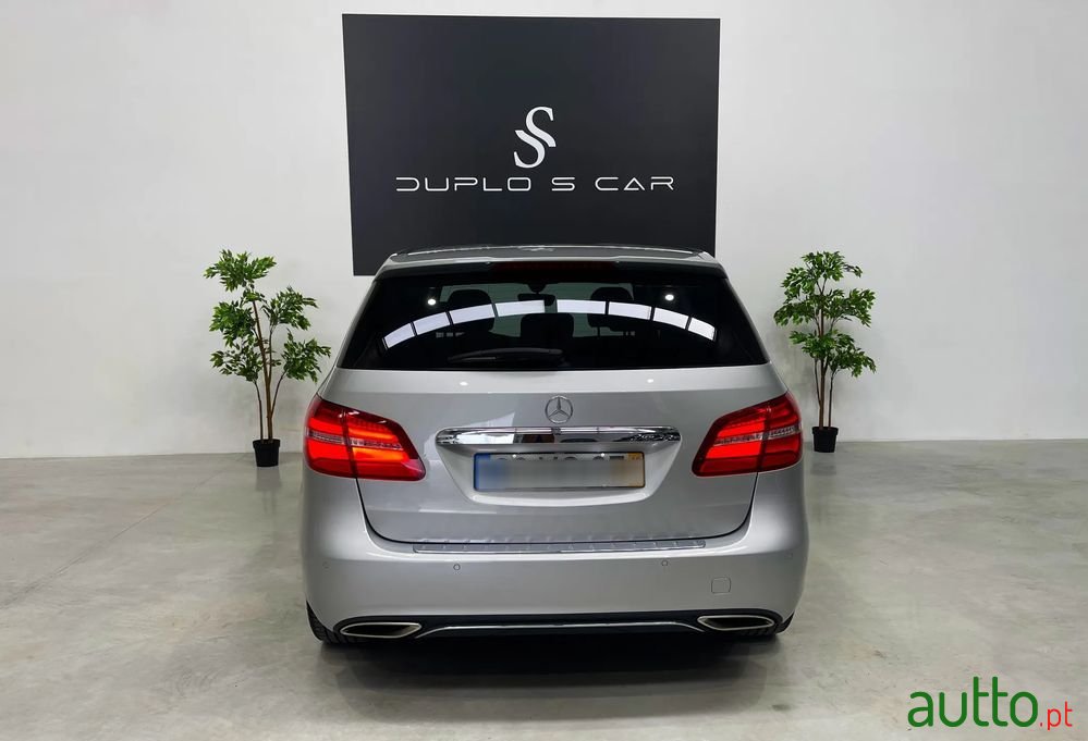 2018' Mercedes-Benz B 180 D Style photo #4