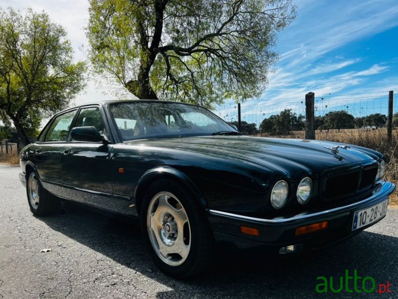 1997' Jaguar XJR photo #1