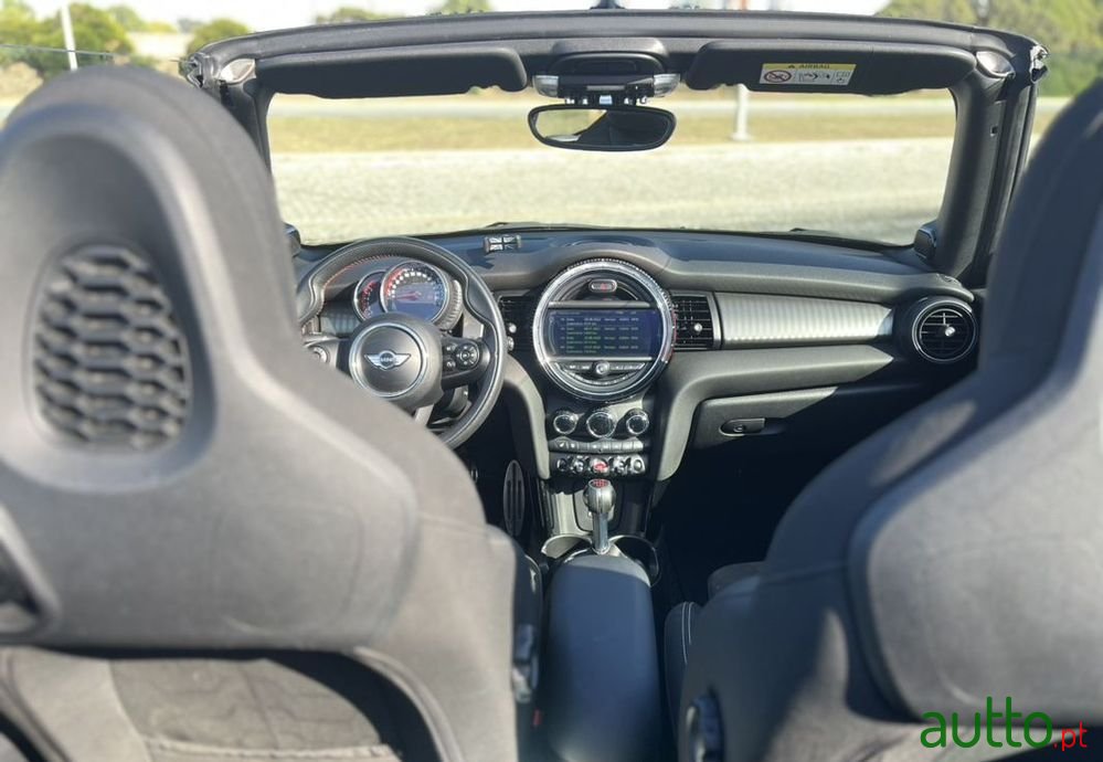 2016' MINI John Cooper Works photo #3