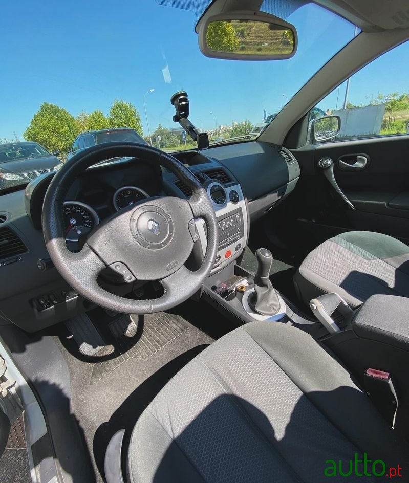 2004' Renault Megane photo #5