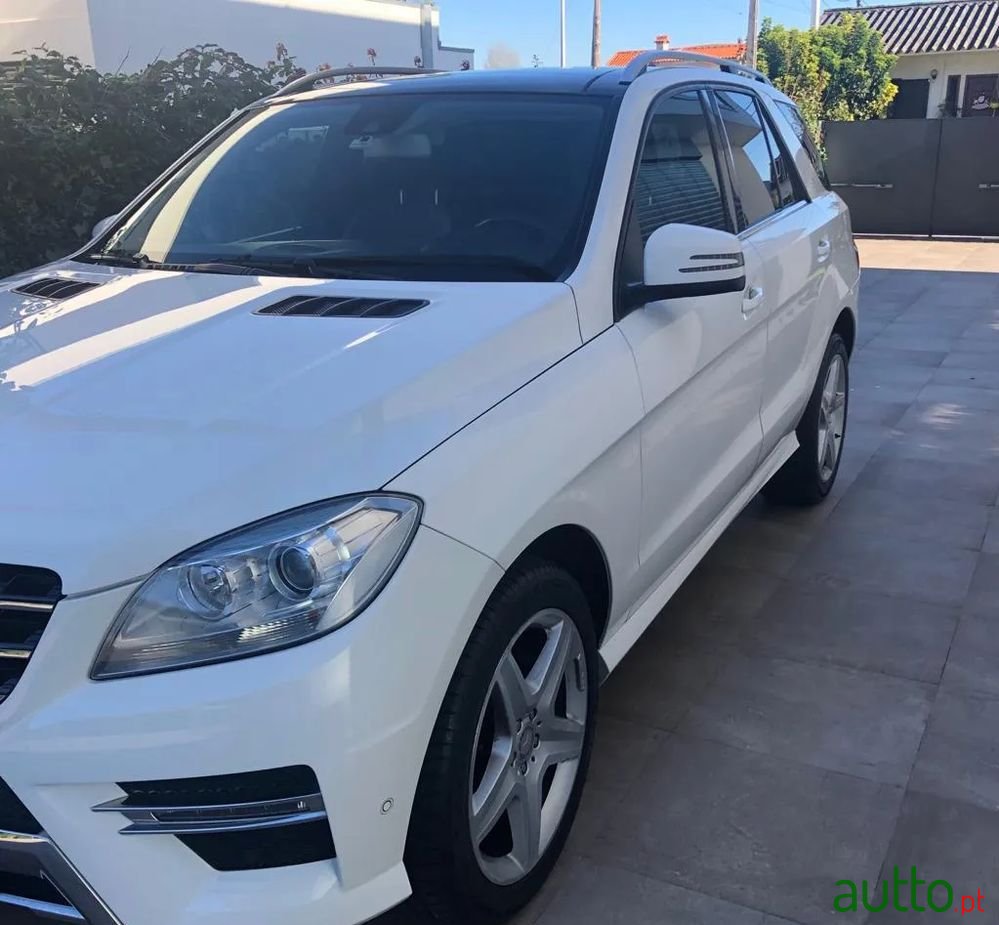 2013' Mercedes-Benz ML 250 Bluetec photo #2