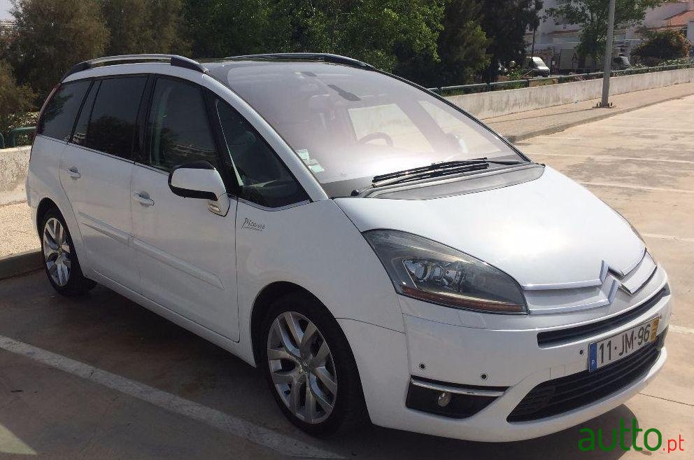 2010' Citroen C4 Grand Picasso photo #2