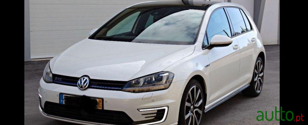 2015' Volkswagen Golf photo #1
