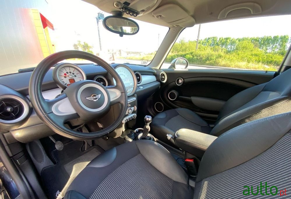 2008' MINI Cooper D photo #2