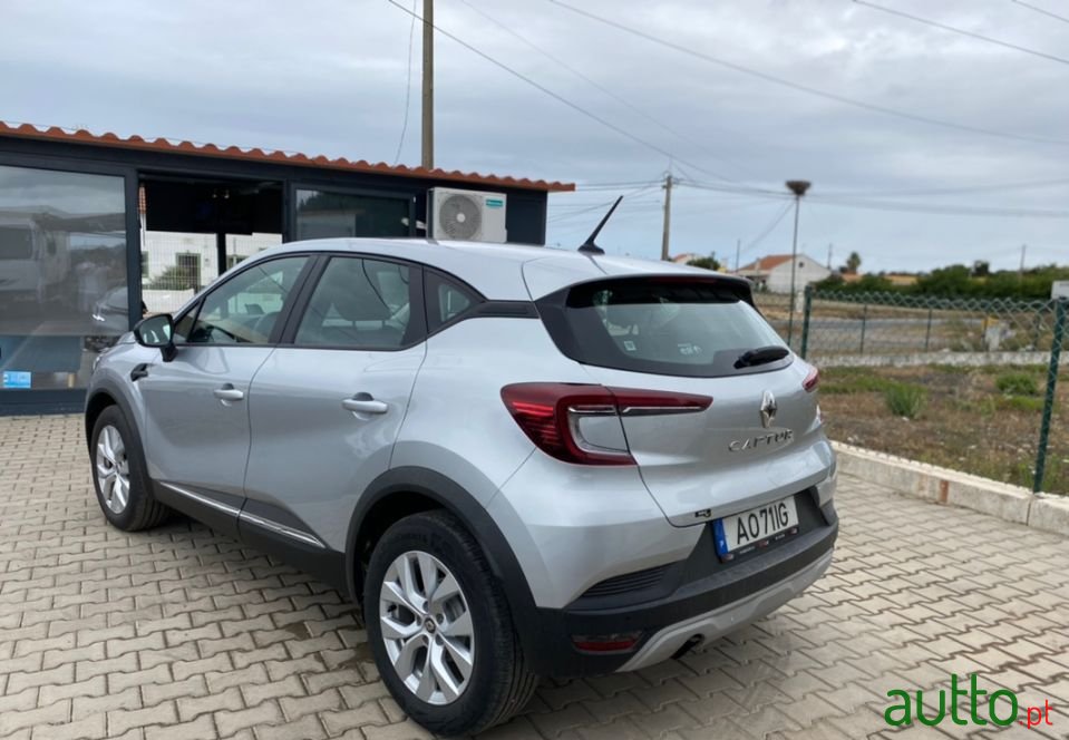 2020' Renault Captur photo #6