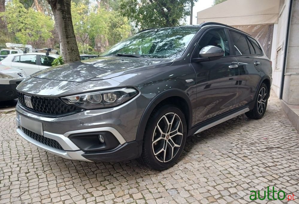 2023' Fiat Tipo Station Wagon Cross photo #3