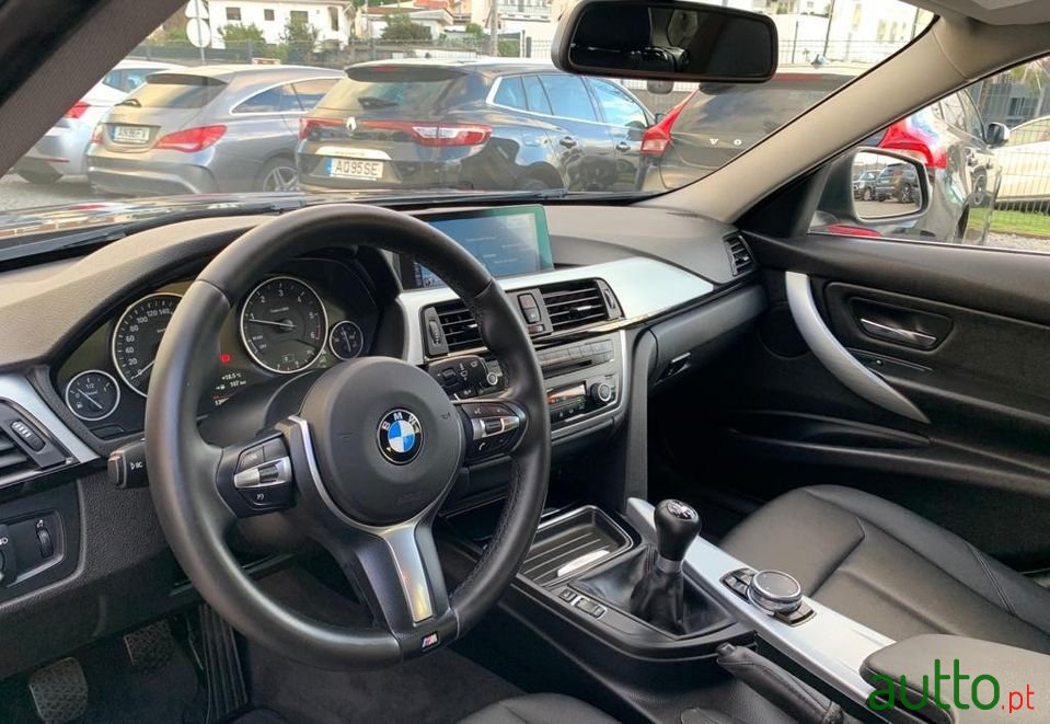 2015' BMW 318 photo #5