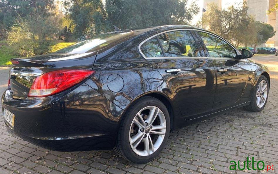 2010' Opel Insignia photo #1