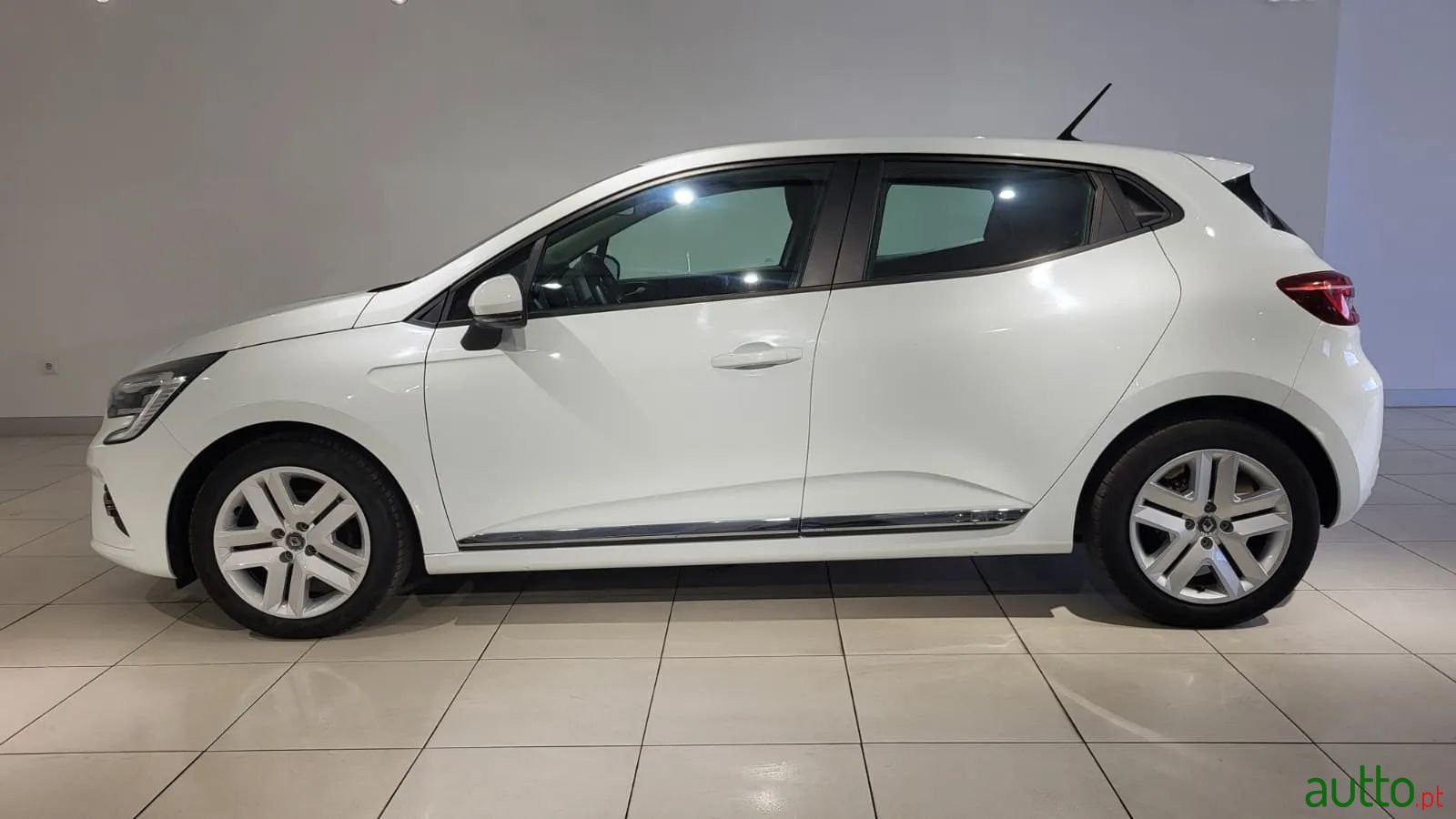 2020' Renault Clio photo #4