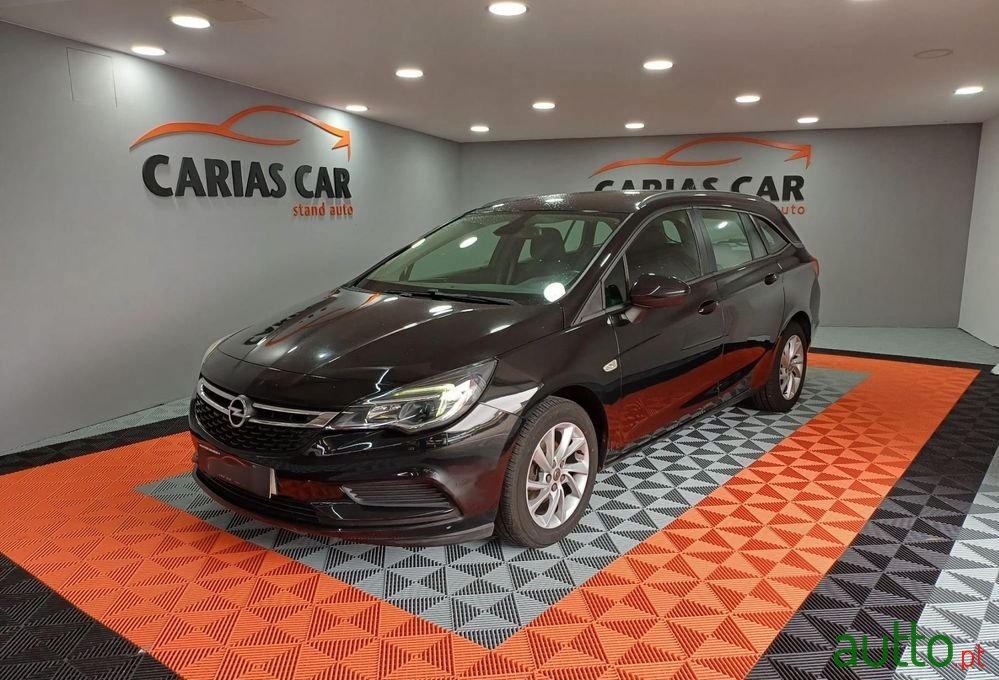 2018' Opel Astra Sports Tourer photo #1
