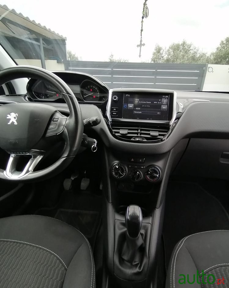 2017' Peugeot 208 photo #4