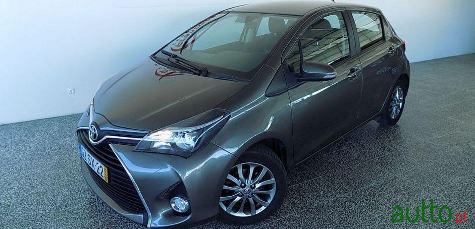 2017' Toyota Yaris photo #2