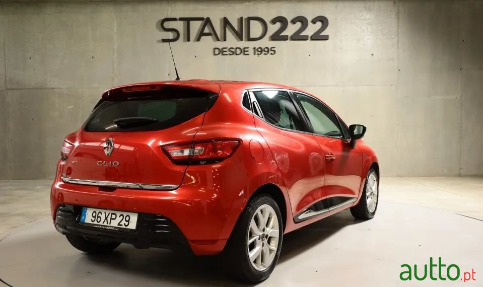 2019' Renault Clio photo #5